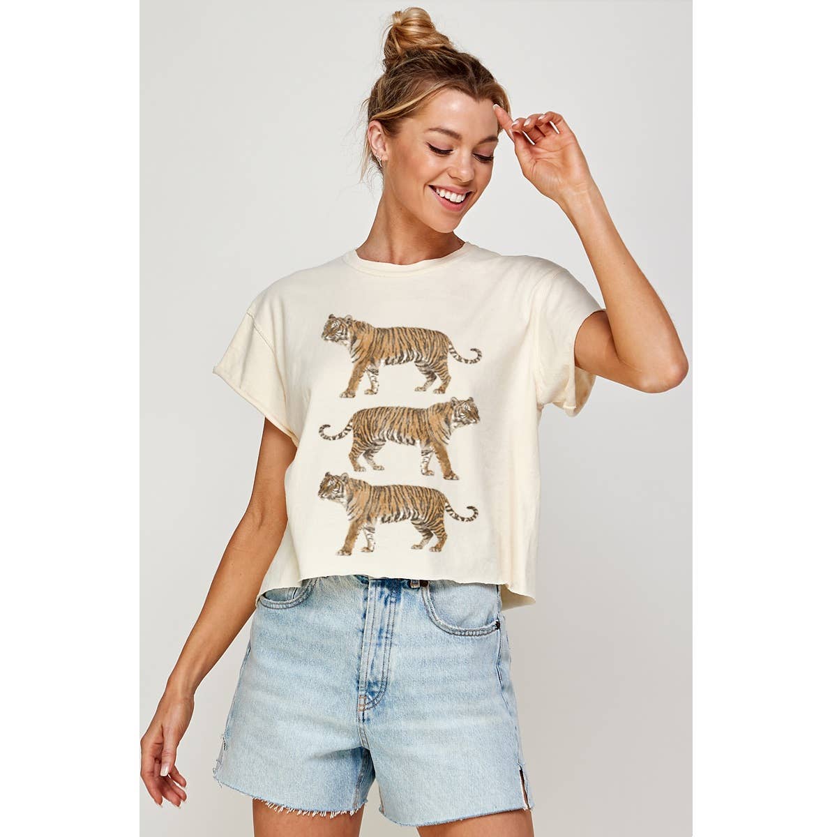 TIGERS VINTAGE GRAPHIC CROP TOP