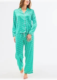 Mary Square Charlotte In a Bow